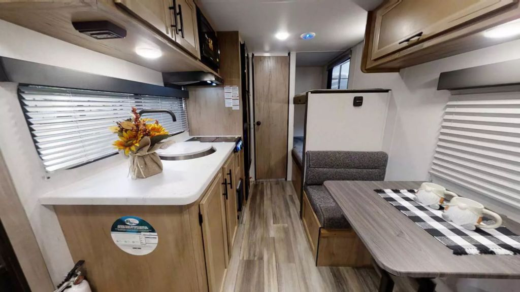 Cherokee Wolf PUP 16BHSW