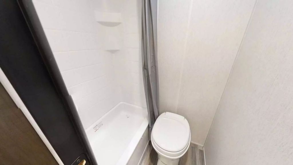 Cherokee Wolf PUP 16BHSW