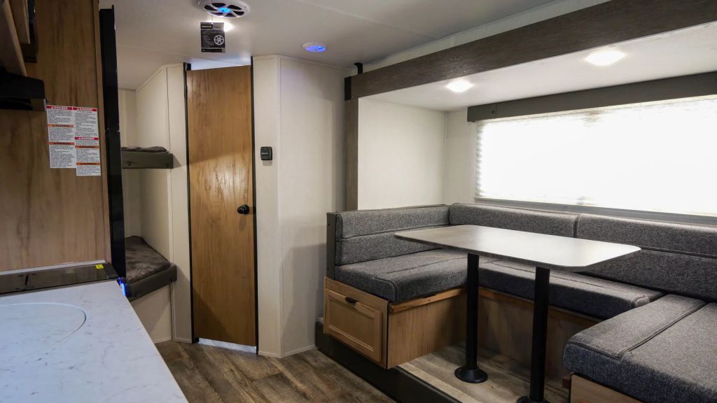 Cherokee Wolf PUP 17JW